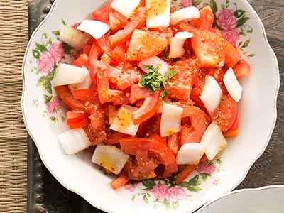 Salata Basal Wa Tomato